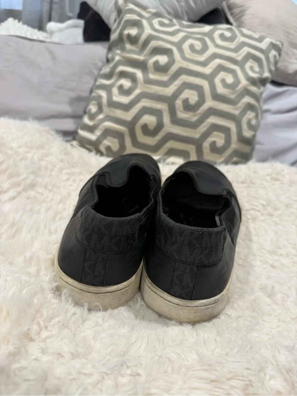 Men's Black Slip-On Leather Sneakers - Casual Comfort